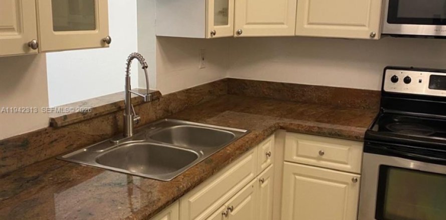 Appartement à North Miami, Floride 1 chambre, 75.81 m2 № 1999819