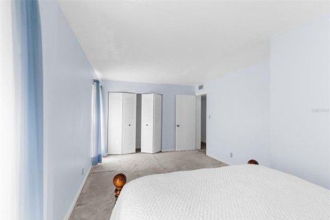 Casa en venta en Spring Hill, Florida, 7 dormitorios, 236.34 m2 № 1780181 - foto 17