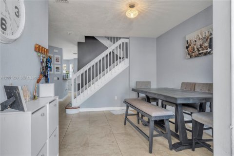 Купить таунхаус в Майами, Флорида 3 спальни, 161.93м2, № 2067646 - фото 4