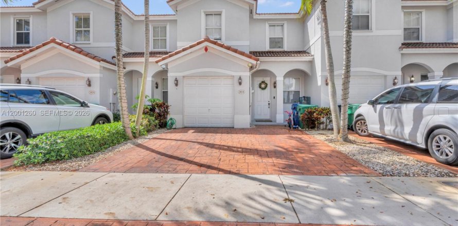 Таунхаус в Майами, Флорида 3 спальни, 161.93м2 № 2067646