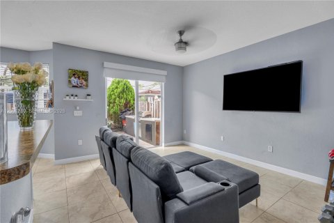 Купить таунхаус в Майами, Флорида 3 спальни, 161.93м2, № 2067646 - фото 6