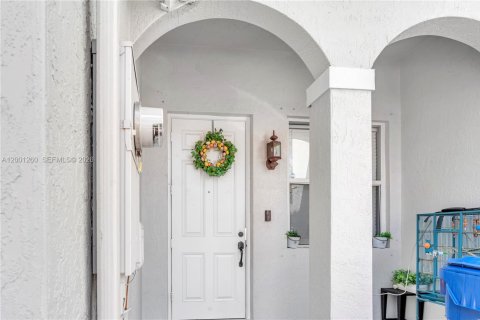 Купить таунхаус в Майами, Флорида 3 спальни, 161.93м2, № 2067646 - фото 3