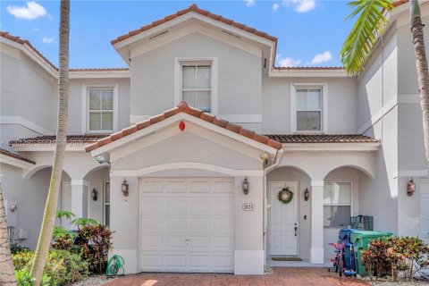 Купить таунхаус в Майами, Флорида 3 спальни, 161.93м2, № 2067646 - фото 2