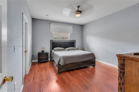 Купить таунхаус в Майами, Флорида 3 спальни, 161.93м2, № 2067646 - фото 18