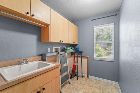 Casa en venta en Weeki Wachee, Florida, 3 dormitorios, 197.7 m2 № 2211242 - foto 25