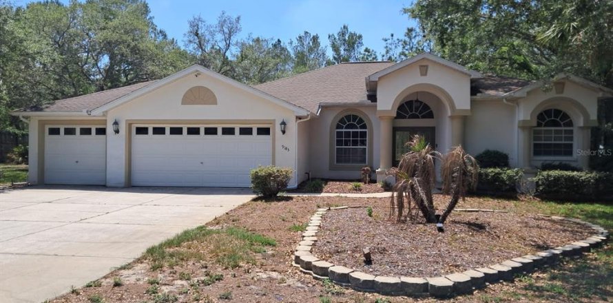 Casa en Weeki Wachee, Florida 3 dormitorios, 197.7 m2 № 2211242