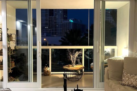 Condo in Miami Beach, Florida, 2 bedrooms  № 1804129 - photo 4
