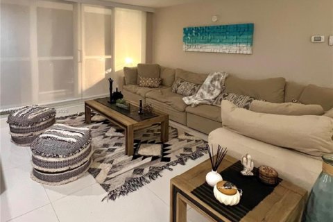 Condo in Miami Beach, Florida, 2 bedrooms  № 1804129 - photo 6