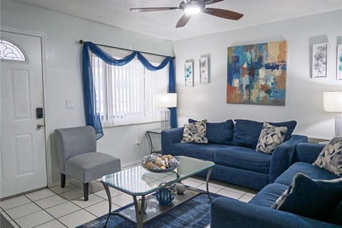 House in Clearwater, Florida 3 bedrooms, 146.6 sq.m. № 2097180 - photo 6