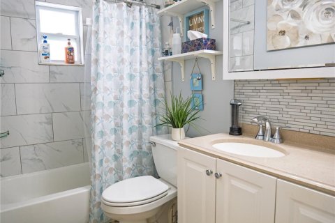 House in Clearwater, Florida 3 bedrooms, 146.6 sq.m. № 2097180 - photo 18