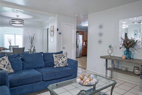House in Clearwater, Florida 3 bedrooms, 146.6 sq.m. № 2097180 - photo 8
