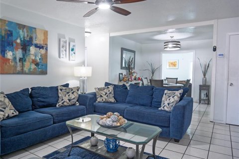 House in Clearwater, Florida 3 bedrooms, 146.6 sq.m. № 2097180 - photo 7