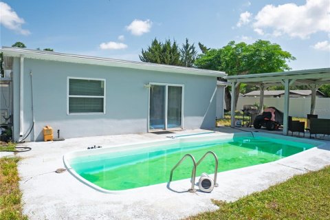 House in Clearwater, Florida 3 bedrooms, 146.6 sq.m. № 2097180 - photo 24