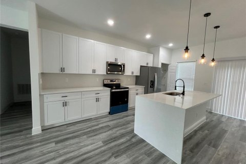Villa ou maison à louer à Ocala, Floride: 4 chambres, 150.69 m2 № 2285559 - photo 3