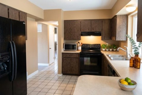 Villa ou maison à louer à Saint Petersburg, Floride: 3 chambres, 118.17 m2 № 2426924 - photo 6