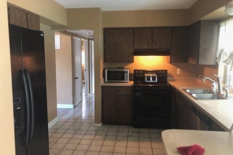 Villa ou maison à louer à Saint Petersburg, Floride: 3 chambres, 118.17 m2 № 2426924 - photo 5