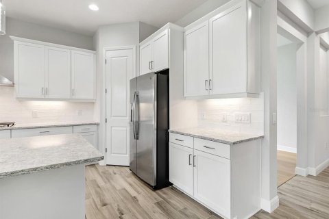 House in Sarasota, Florida 3 bedrooms, 230.03 sq.m. № 2228276 - photo 23