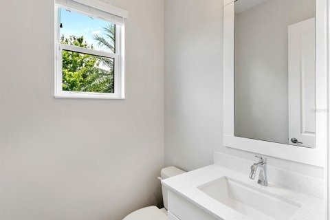 House in Sarasota, Florida 3 bedrooms, 230.03 sq.m. № 2228276 - photo 30