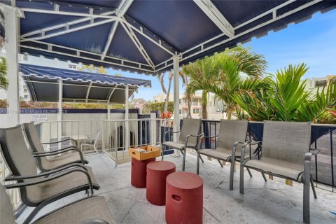 Condo in Hollywood, Florida, 1 bedroom  № 1726027 - photo 27