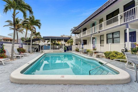 Condo in Hollywood, Florida, 1 bedroom  № 1726027 - photo 24