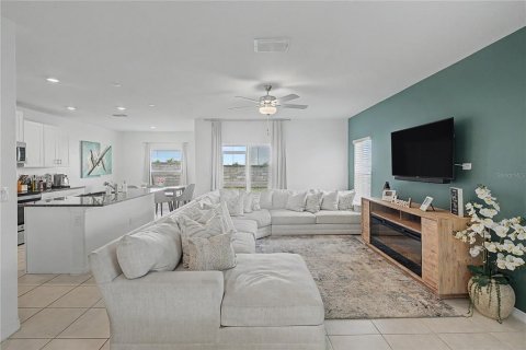 Villa ou maison à vendre à Zephyrhills, Floride: 4 chambres, 192.59 m2 № 2324109 - photo 2