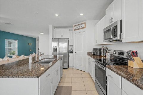 Villa ou maison à vendre à Zephyrhills, Floride: 4 chambres, 192.59 m2 № 2324109 - photo 18