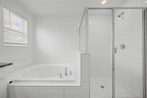 Villa ou maison à vendre à Zephyrhills, Floride: 4 chambres, 192.59 m2 № 2324109 - photo 25