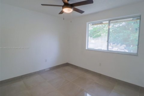Condo in Miami, Florida, 3 bedrooms  № 1944217 - photo 23
