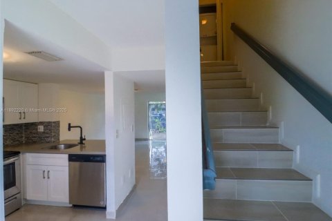 Condo in Miami, Florida, 3 bedrooms  № 1944217 - photo 20