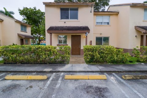 Condo in Miami, Florida, 3 bedrooms  № 1944217 - photo 19