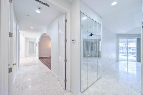 House in Punta Gorda, Florida 4 bedrooms, 408.21 sq.m. № 1918904 - photo 28