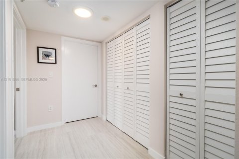 Copropriété à louer à Miami Beach, Floride: 3 chambres, 110.65 m2 № 2407339 - photo 14