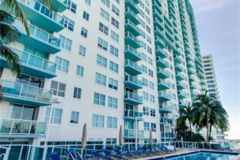 Copropriété à louer à Miami Beach, Floride: 3 chambres, 110.65 m2 № 2407339 - photo 12