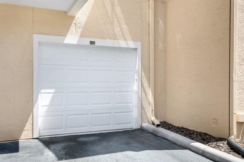 Condo in Tampa, Florida, 1 bedroom  № 1829051 - photo 2
