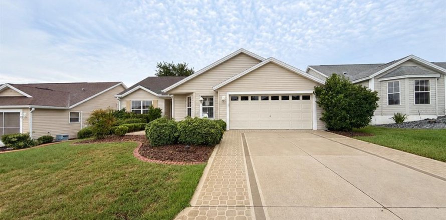 Villa ou maison à The Villages, Floride 3 chambres, 140.47 m2 № 2232087