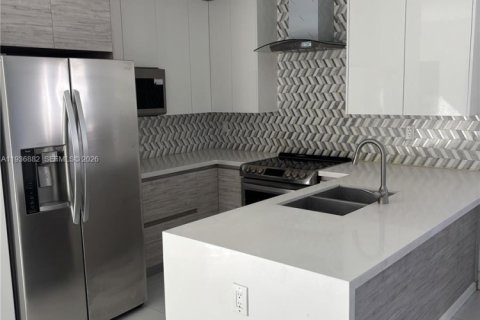 Casa en venta en Miami, Florida, 3 dormitorios, 152.17 m2 № 2003674 - foto 5