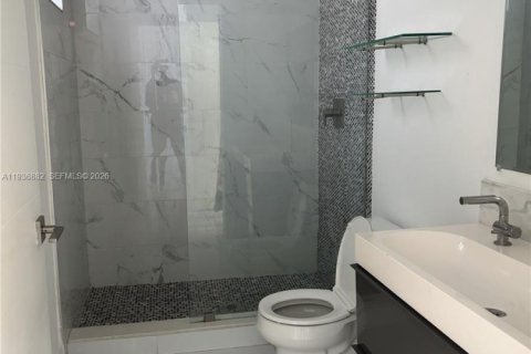 Casa en venta en Miami, Florida, 3 dormitorios, 152.17 m2 № 2003674 - foto 14