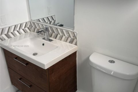 Casa en venta en Miami, Florida, 3 dormitorios, 152.17 m2 № 2003674 - foto 11