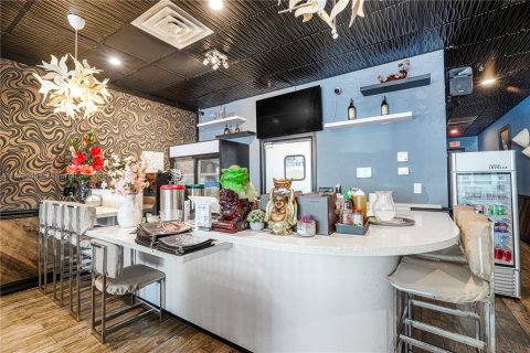 Propiedad comercial en venta en Miami, Florida № 1938557 - foto 18