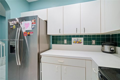 Снять в аренду таунхаус в Пемброк-Пайнс, Флорида 2 спальни, 124.3м2, № 2000568 - фото 9