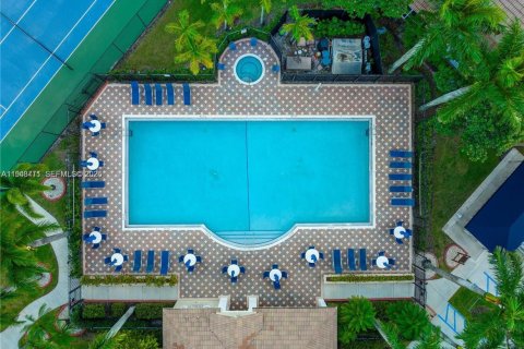 Снять в аренду таунхаус в Пемброк-Пайнс, Флорида 2 спальни, 124.3м2, № 2000568 - фото 20