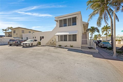 Immobilier commercial à vendre à Hollywood, Floride № 2055039 - photo 22