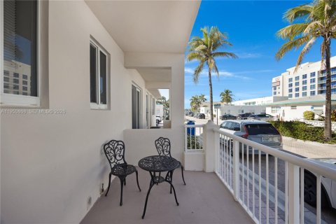 Immobilier commercial à vendre à Hollywood, Floride № 2055039 - photo 18