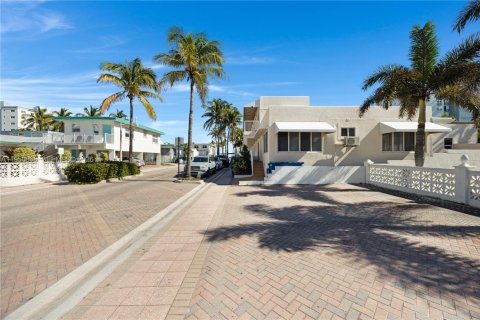Immobilier commercial à vendre à Hollywood, Floride № 2055039 - photo 14