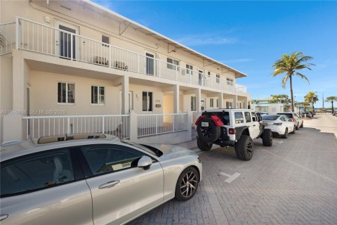 Immobilier commercial à vendre à Hollywood, Floride № 2055039 - photo 16