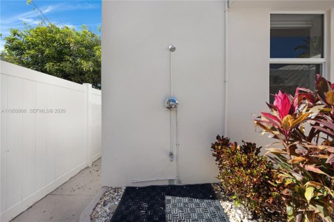 Immobilier commercial à vendre à Hollywood, Floride № 2055039 - photo 27