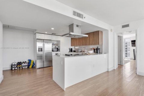 Condo in Bay Harbor Islands, Florida, 2 bedrooms  № 1752484 - photo 6