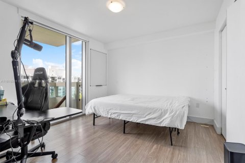 Condo in Bay Harbor Islands, Florida, 2 bedrooms  № 1752484 - photo 15