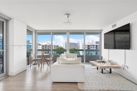 Condo in Bay Harbor Islands, Florida, 2 bedrooms  № 1752484 - photo 10