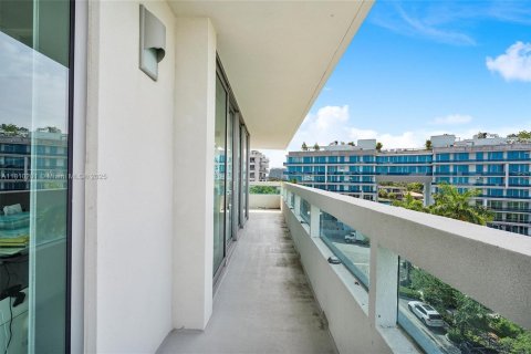 Condo in Bay Harbor Islands, Florida, 2 bedrooms  № 1752484 - photo 21